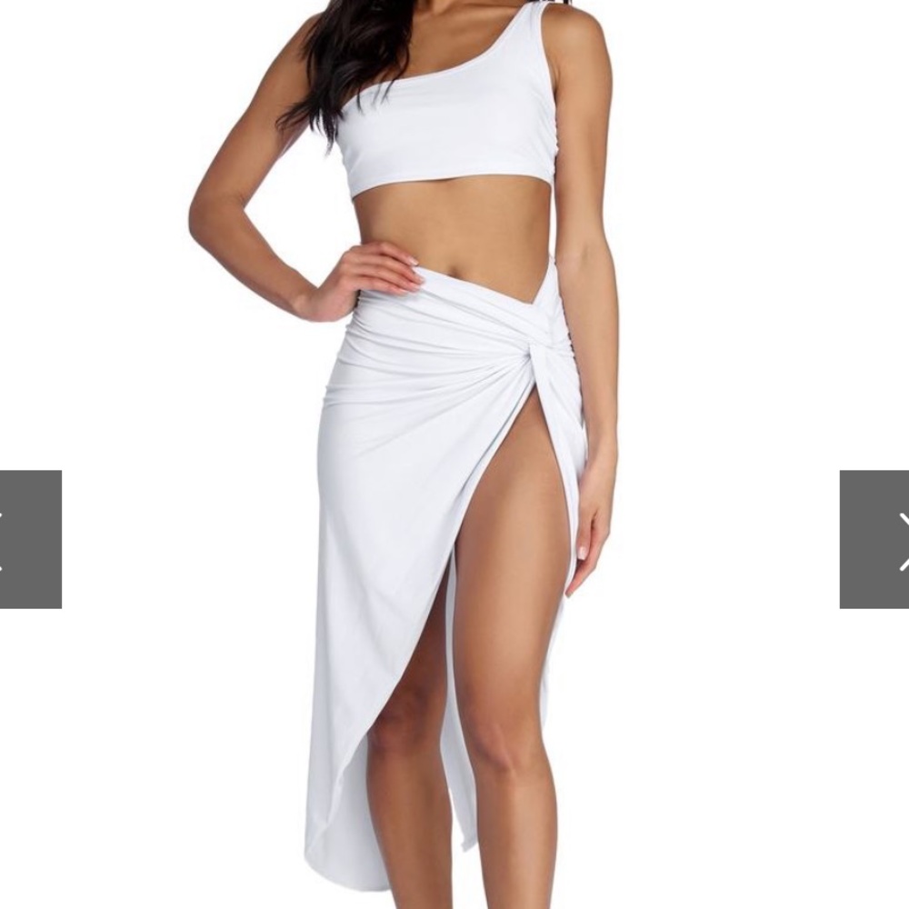 Windsor two piece set in white